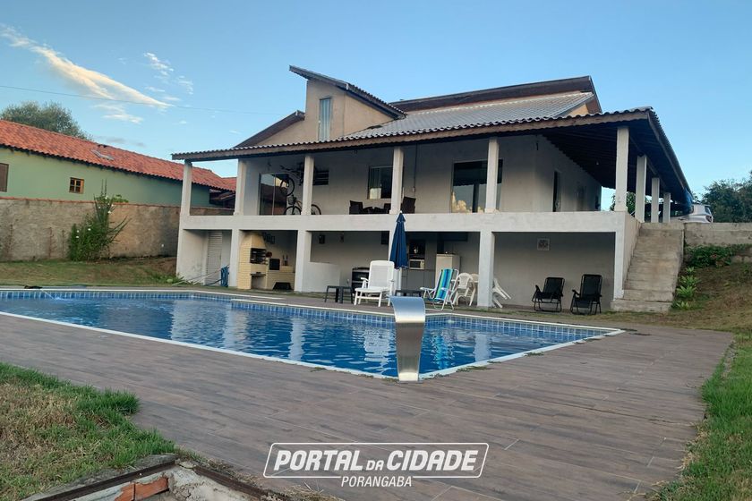 Ch&aacute;cara &agrave; venda - 176m&sup2; - COLINAS DOS ALPES