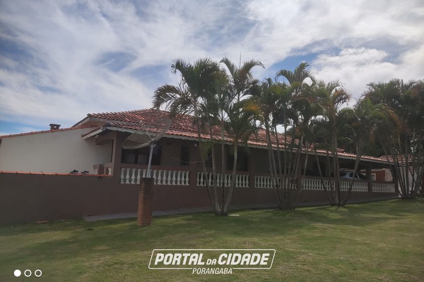 Ch&aacute;cara &agrave; venda - 2000m&sup2; - Colina Verde