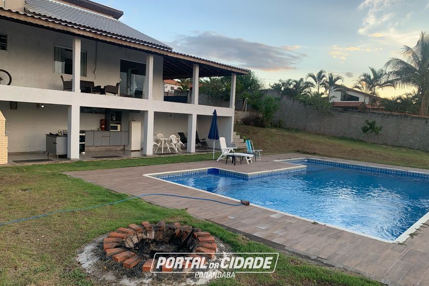 Ch&aacute;cara &agrave; venda - 176m&sup2; - COLINAS DOS ALPES