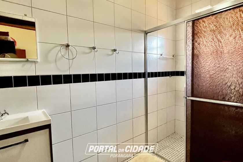 Ch&aacute;cara &agrave; venda - 180m&sup2; - &Aacute;rea Rural de Porangaba