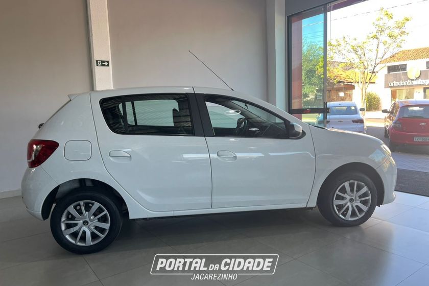 Renault SANDERO
