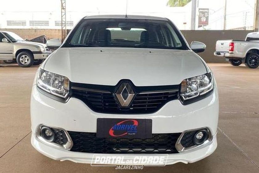 Renault SANDERO