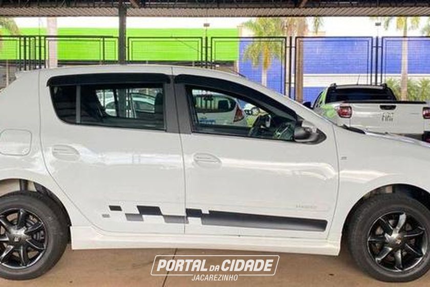 Renault SANDERO