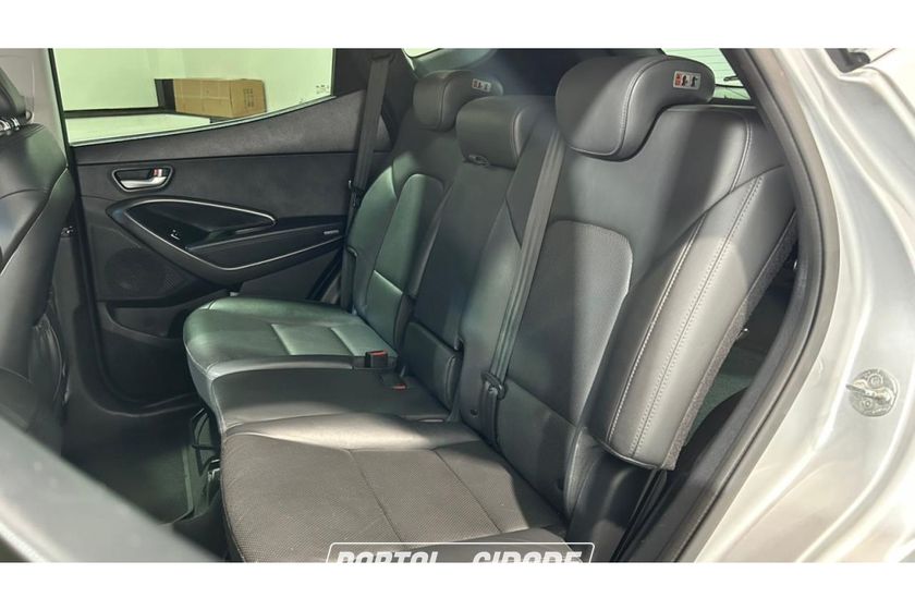 Hyundai Santa
