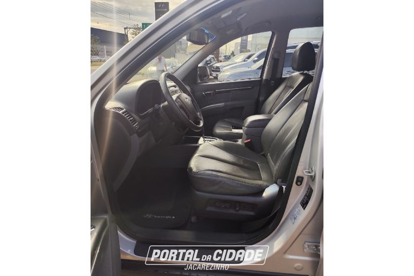 Hyundai Santa
