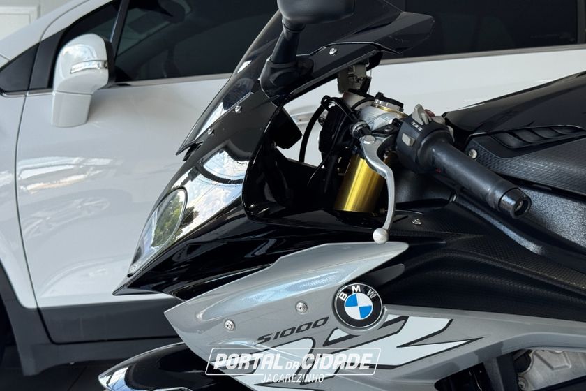 BMW S
