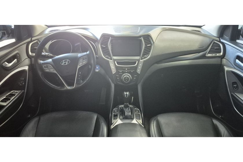 Hyundai Santa