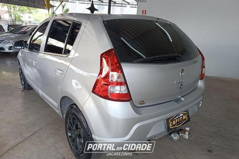 Renault SANDERO