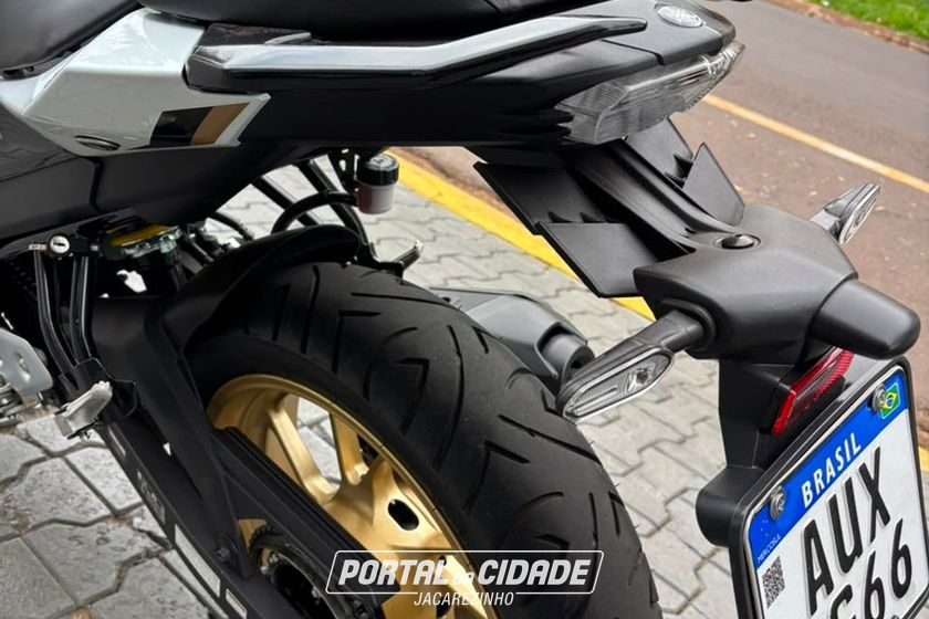 YAMAHA FZ25