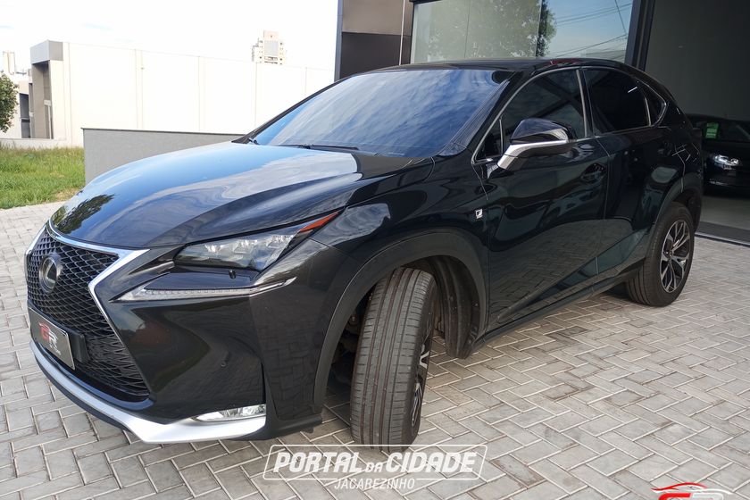 Lexus NX-200t