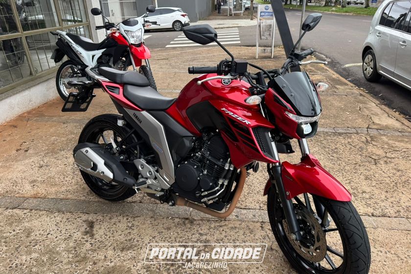 YAMAHA FZ25