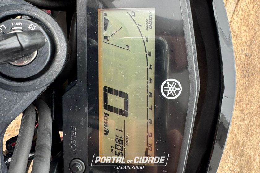 YAMAHA FZ25
