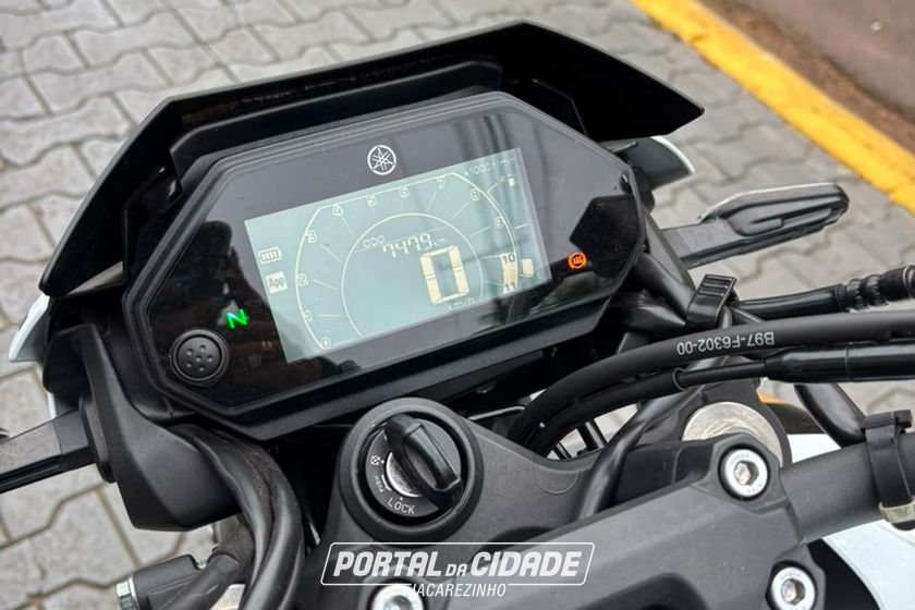 YAMAHA FZ25