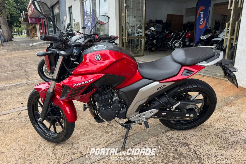 YAMAHA FZ25