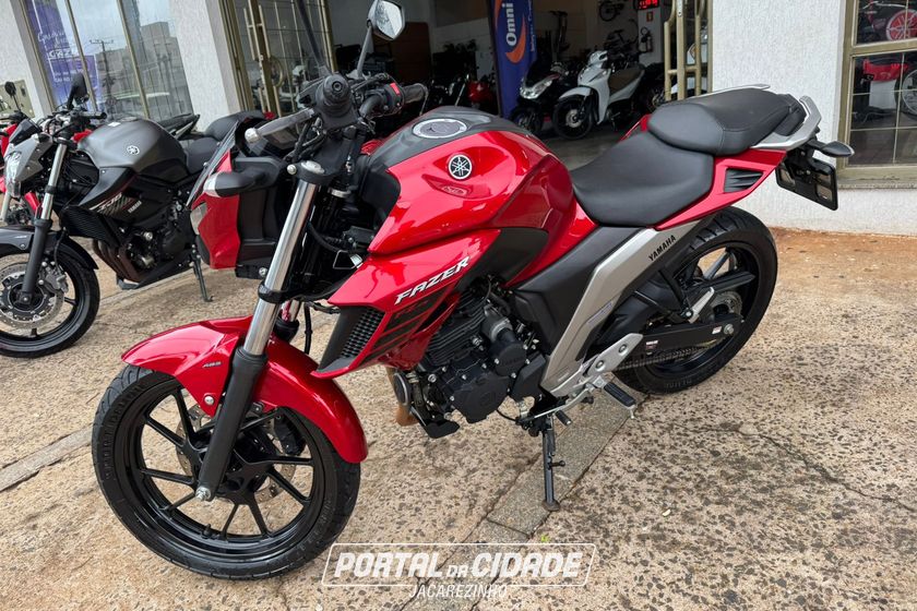 YAMAHA FZ25
