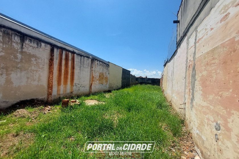 Terreno &agrave; venda - 10m&sup2; - Centro