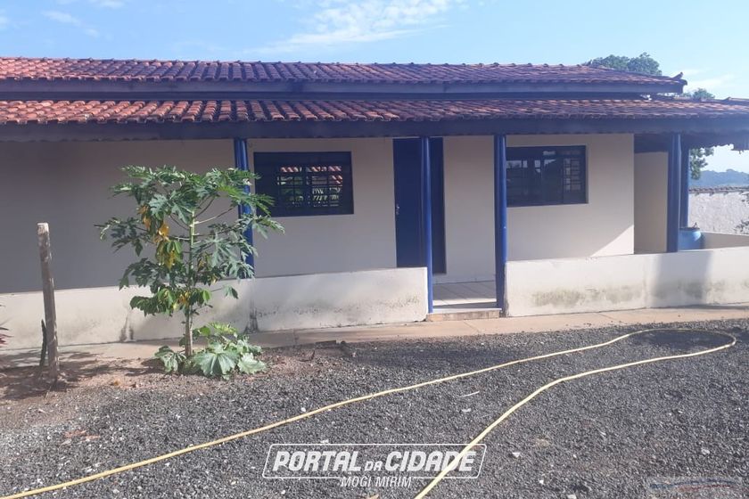 S&iacute;tio &agrave; venda - 700m&sup2; - Centro