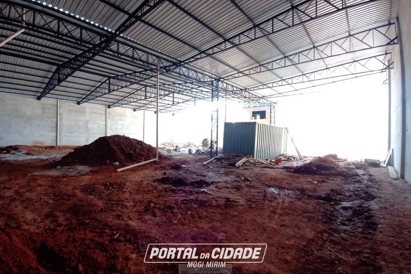 Sal&atilde;o Comercial para alugar - 944m&sup2; - Centro