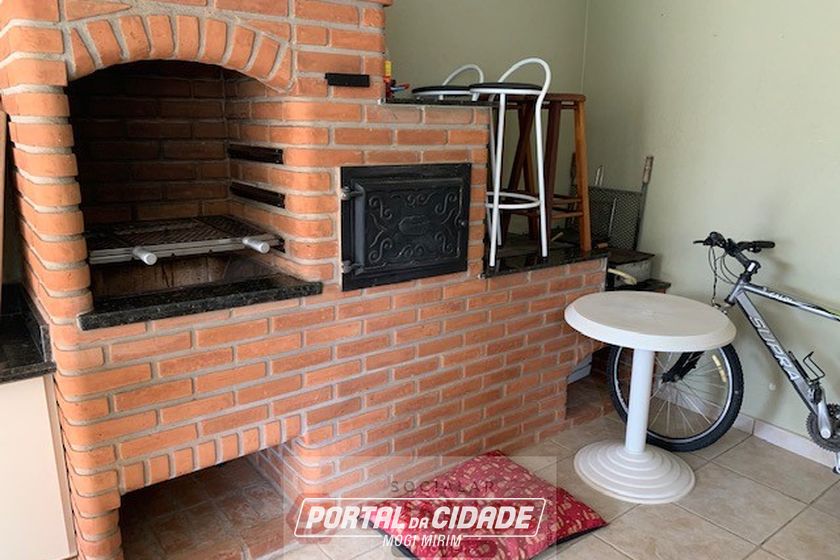 Casa &agrave; venda - 220m&sup2; - Centro
