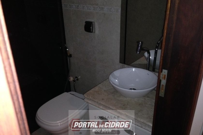 Casa &agrave; venda - 800m&sup2; - Centro