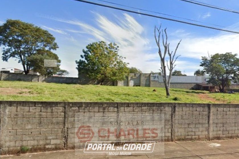 S&iacute;tio &agrave; venda - 10m&sup2; - Centro