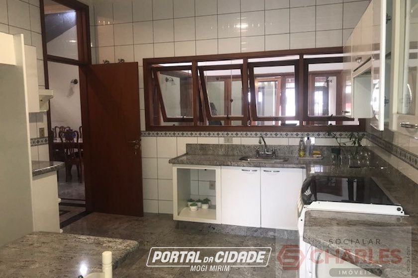 Casa &agrave; venda - 204m&sup2; - Centro