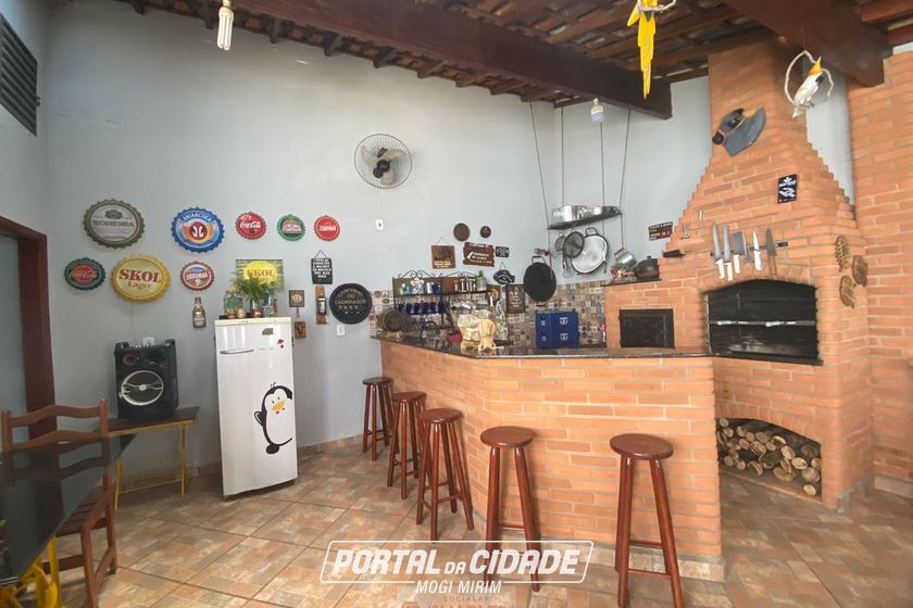 Casa &agrave; venda - 250m&sup2; - Centro