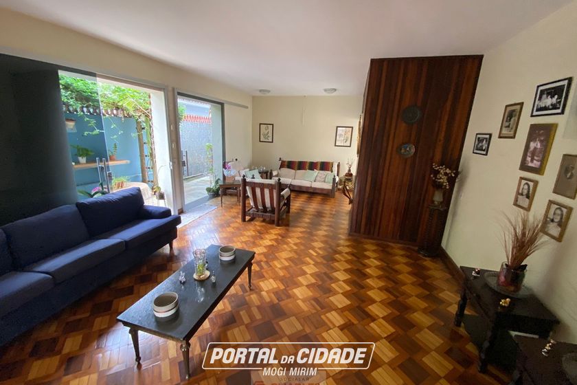 Casa &agrave; venda - 276m&sup2; - Centro