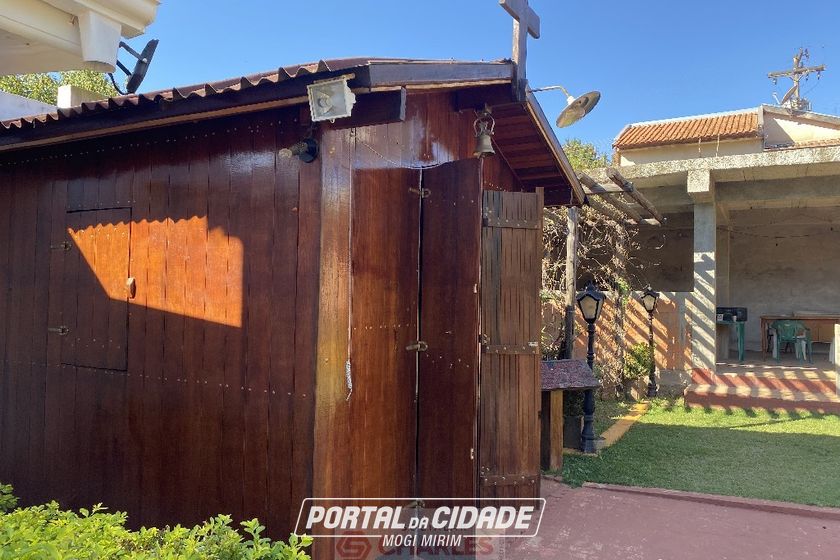 S&iacute;tio &agrave; venda - 450m&sup2; - Centro