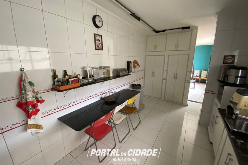 Casa &agrave; venda - 276m&sup2; - Centro