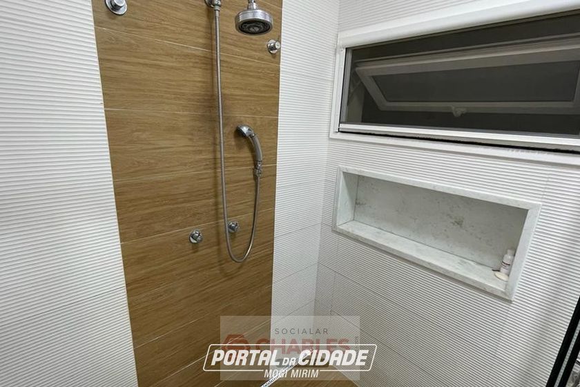 Casa &agrave; venda - 400m&sup2; - Centro