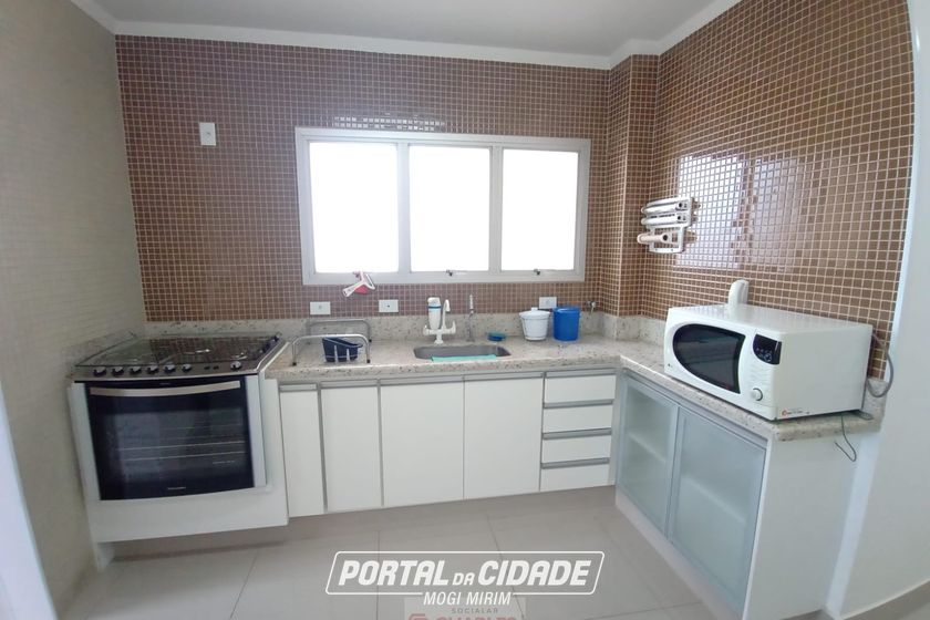 Apartamento para alugar - 130m&sup2; - Centro
