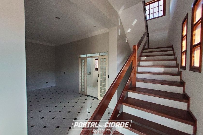 Casa para alugar - 200m&sup2; - Centro
