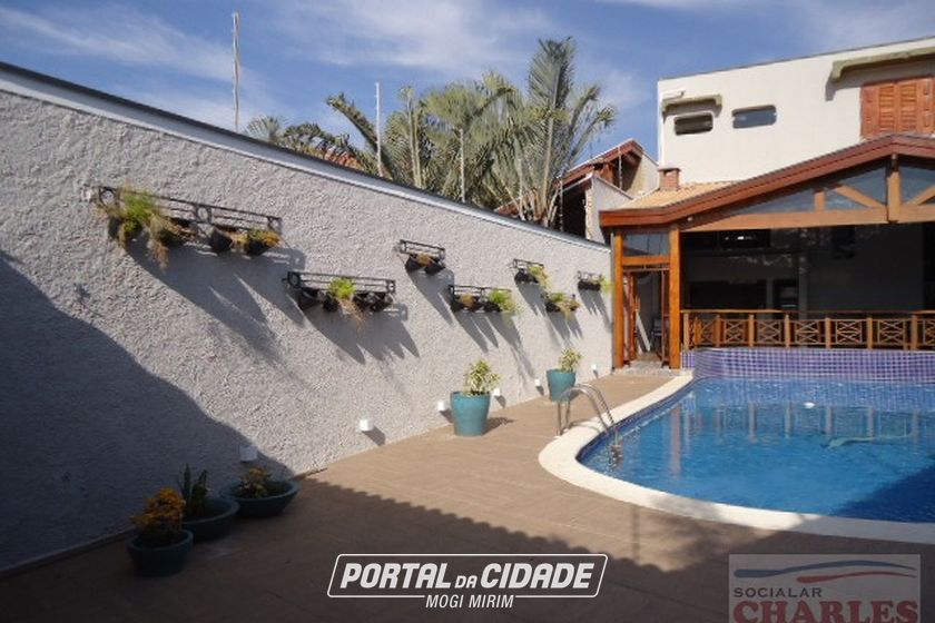 Casa &agrave; venda - 483m&sup2; - Centro