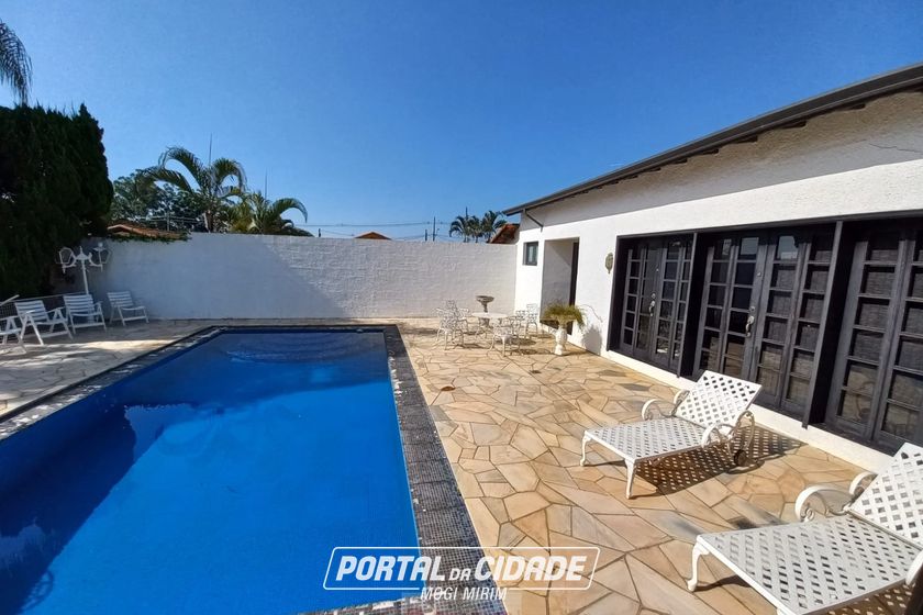 Casa &agrave; venda - 431m&sup2; - Centro
