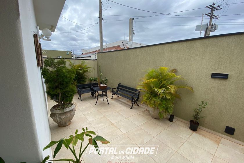 Casa &agrave; venda - 276m&sup2; - Centro