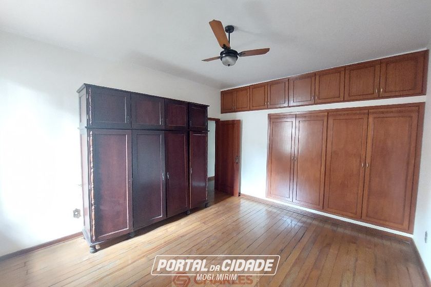 Casa &agrave; venda - 246m&sup2; - Centro