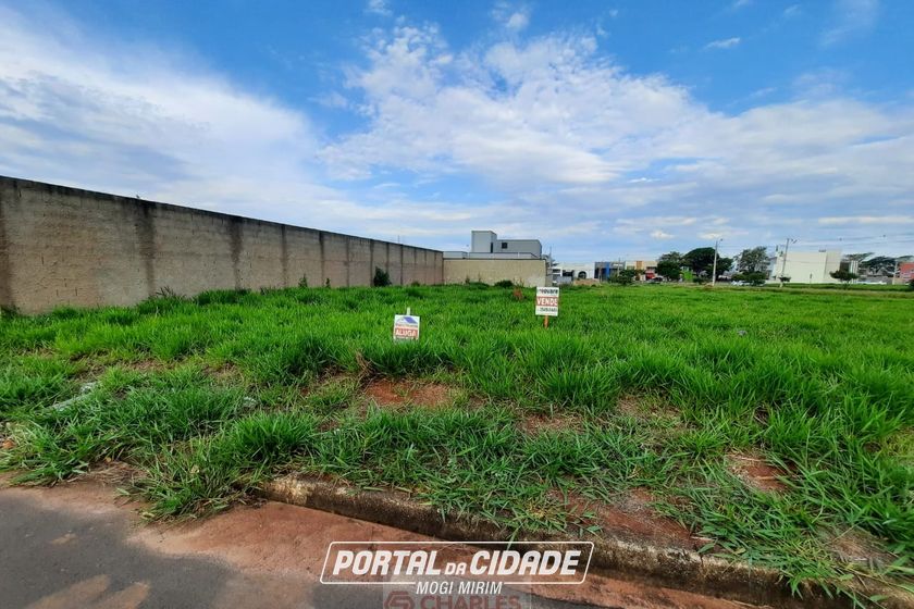 Terreno &agrave; venda - 10m&sup2; - Centro