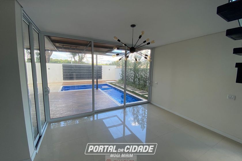 Casa &agrave; venda - 245m&sup2; - Centro