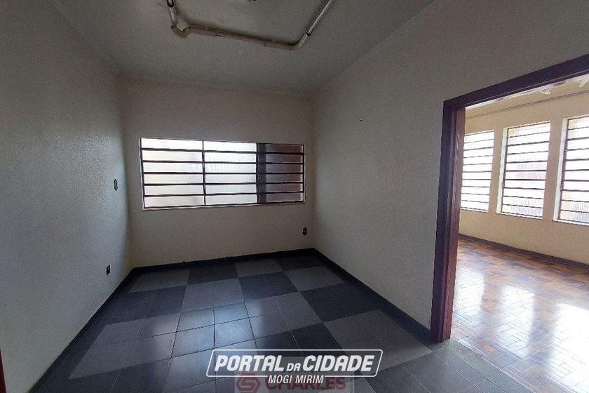 Casa &agrave; venda - 246m&sup2; - Centro