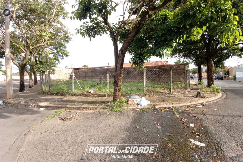 Terreno &agrave; venda - 10m&sup2; - Centro