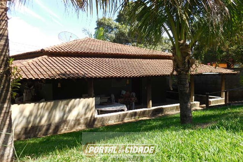 S&iacute;tio &agrave; venda - 280m&sup2; - Centro