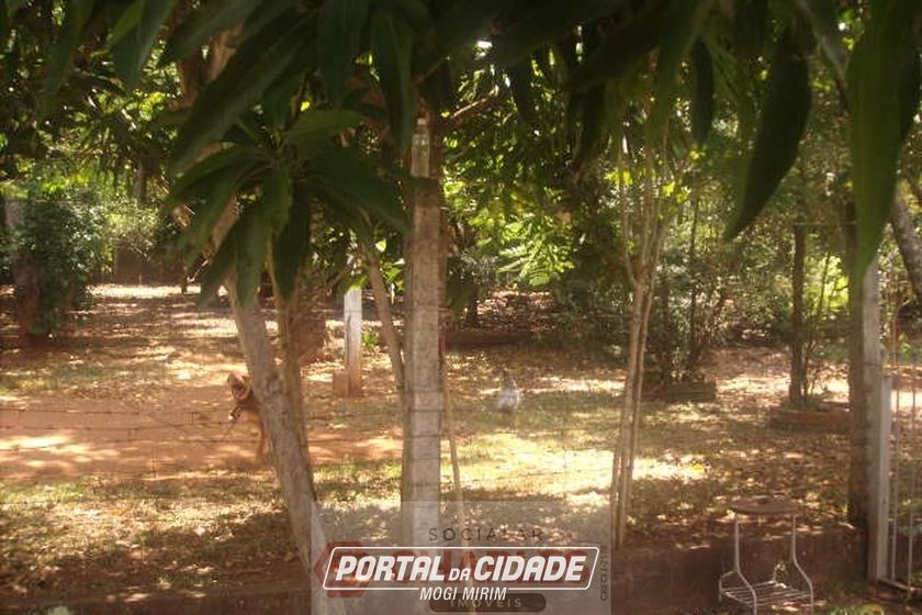 S&iacute;tio &agrave; venda - 400m&sup2; - Centro