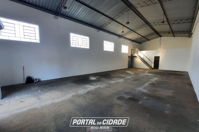 Sal&atilde;o Comercial para alugar - 194m&sup2; - Centro