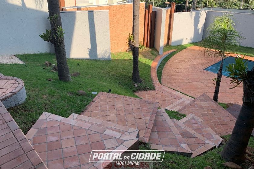 Casa &agrave; venda - 480m&sup2; - Centro
