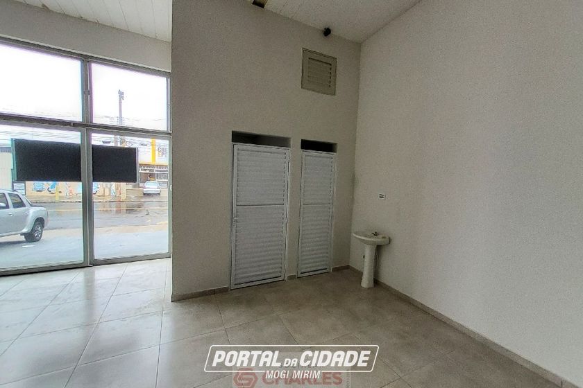 Sal&atilde;o Comercial para alugar - 180m&sup2; - Centro