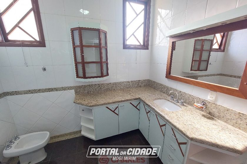 Casa &agrave; venda - 350m&sup2; - Centro