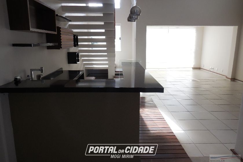 Casa &agrave; venda - 309m&sup2; - Centro