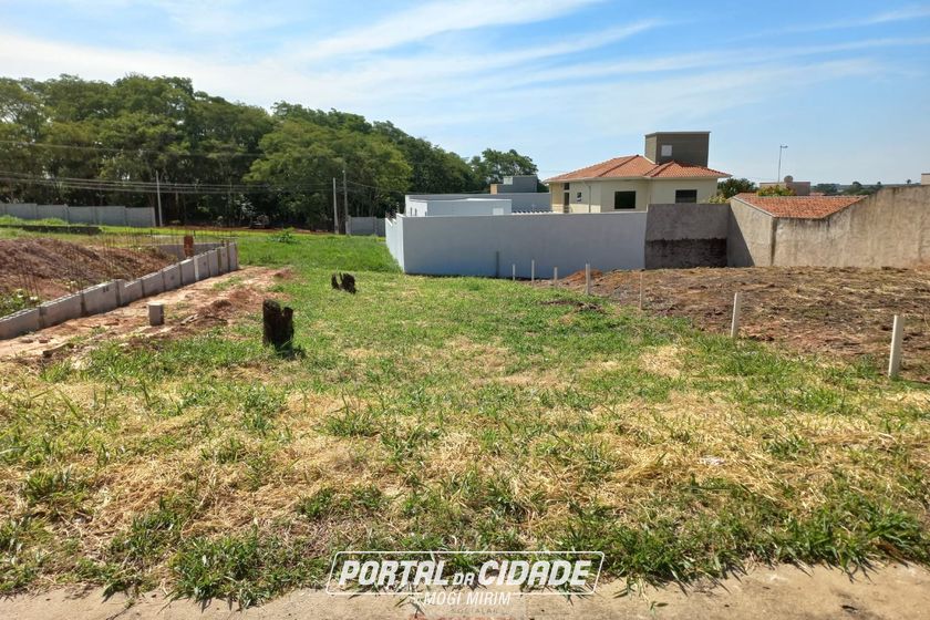 Terreno &agrave; venda - 10m&sup2; - Centro