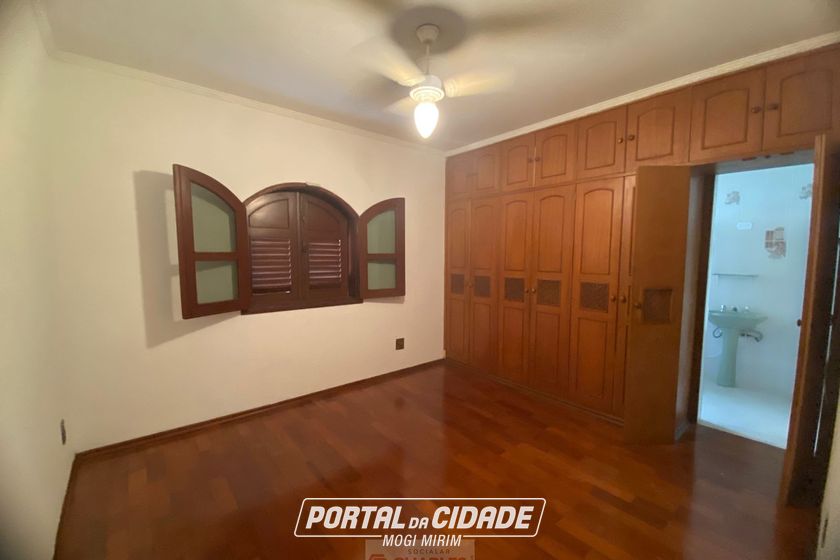 Casa &agrave; venda - 293m&sup2; - Centro